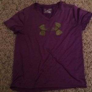Under Armour T-shirt. Girls large.